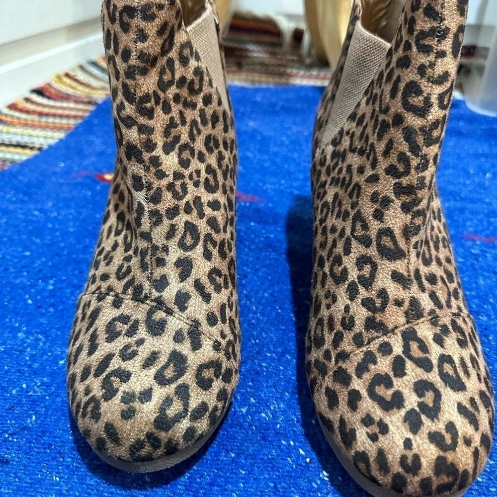 - 🤗Dunes Women's Zoey Wedge Bootie size 9